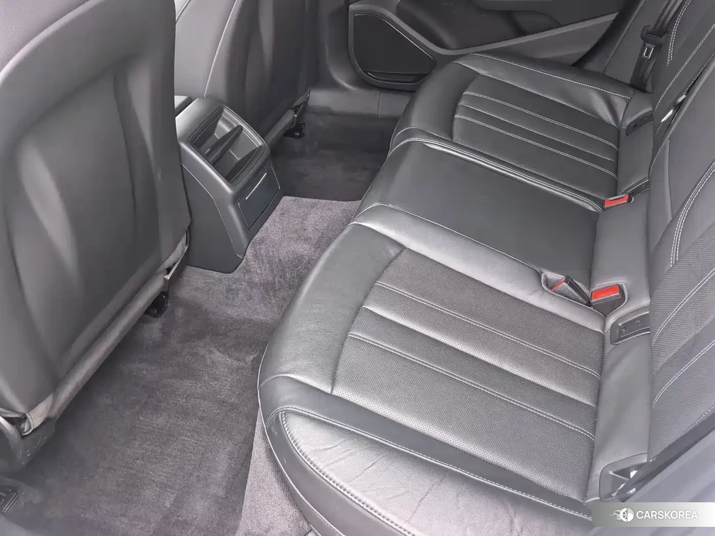 Audi A4L id 4622454 из Китая 10