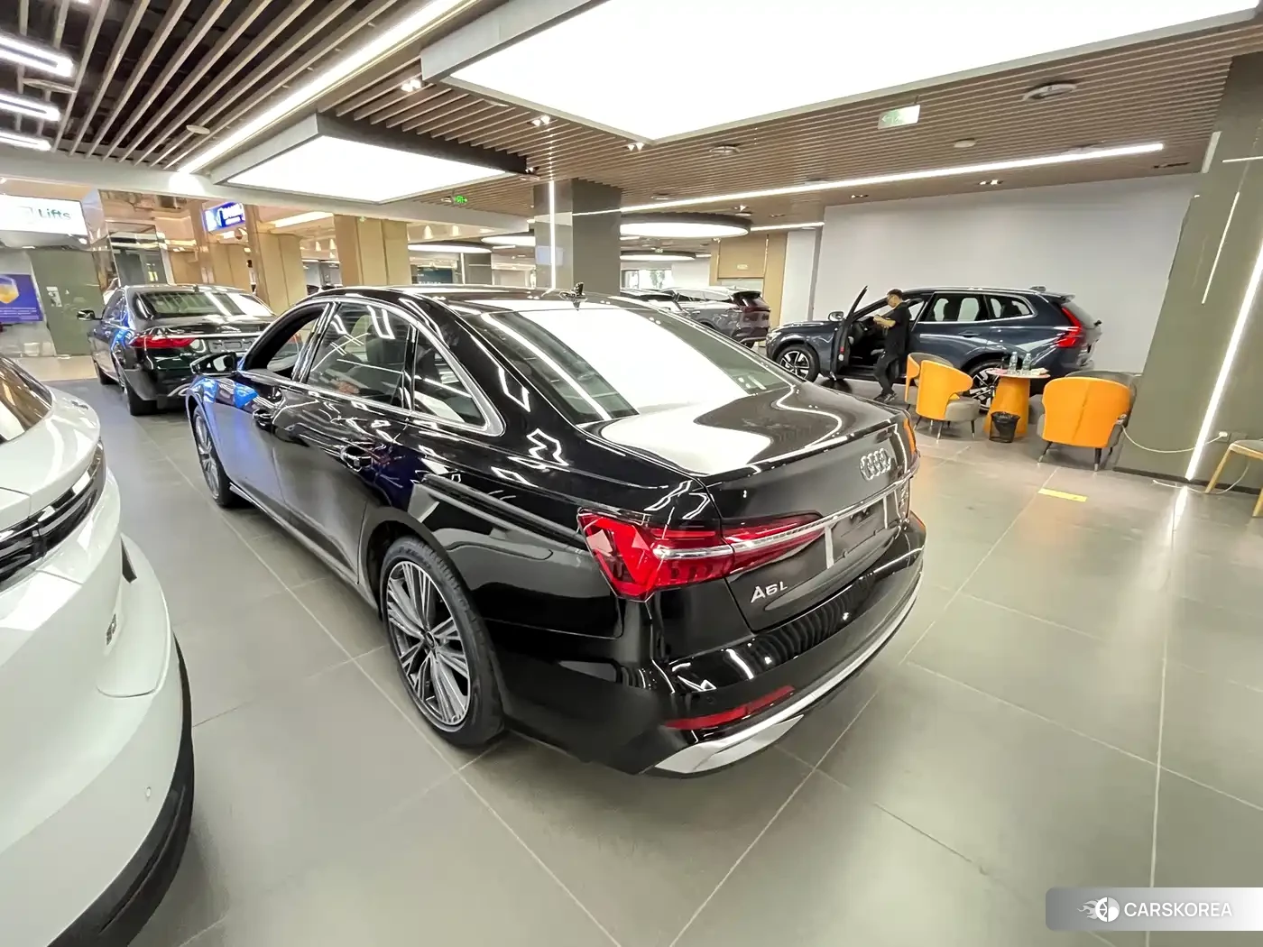Audi A6L id 4622285 из Китая 10