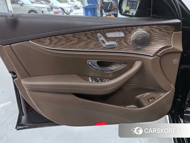 Mercedes-Benz E-class id 4217512 из Китая 22