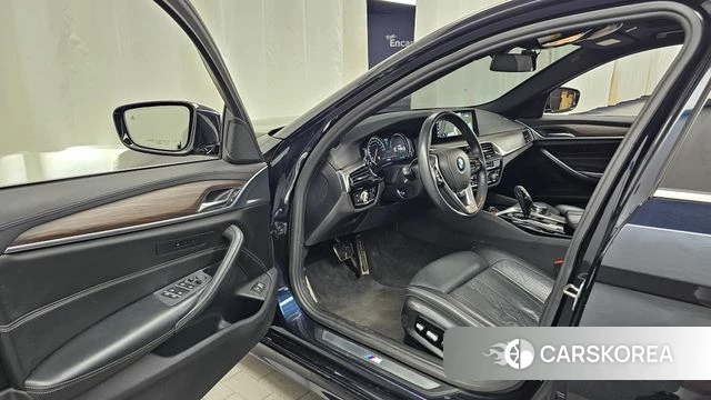 BMW 5 Series (G30) id 4742403 из Кореи 32