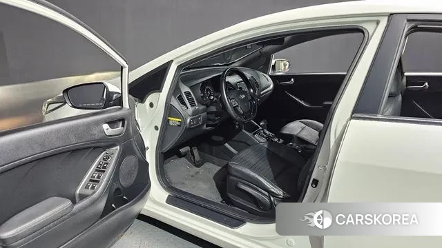 Kia The New K3 id 3397093 из Кореи 20