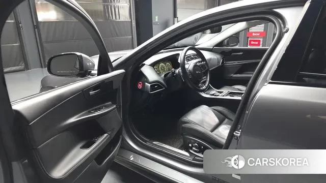 Jaguar XE id 3754189 из Кореи 20