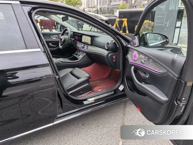 Mercedes-Benz E-class id 4272343 из Китая 15