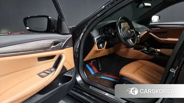 BMW 5 Series (G30) id 3335943 из Кореи 20