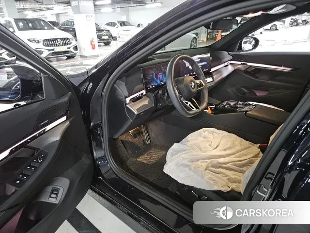 BMW 5 Series (G60) id 3734011 из Кореи 13