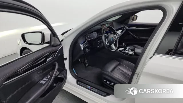 BMW 5 Series (G30) id 3479123 из Кореи 20