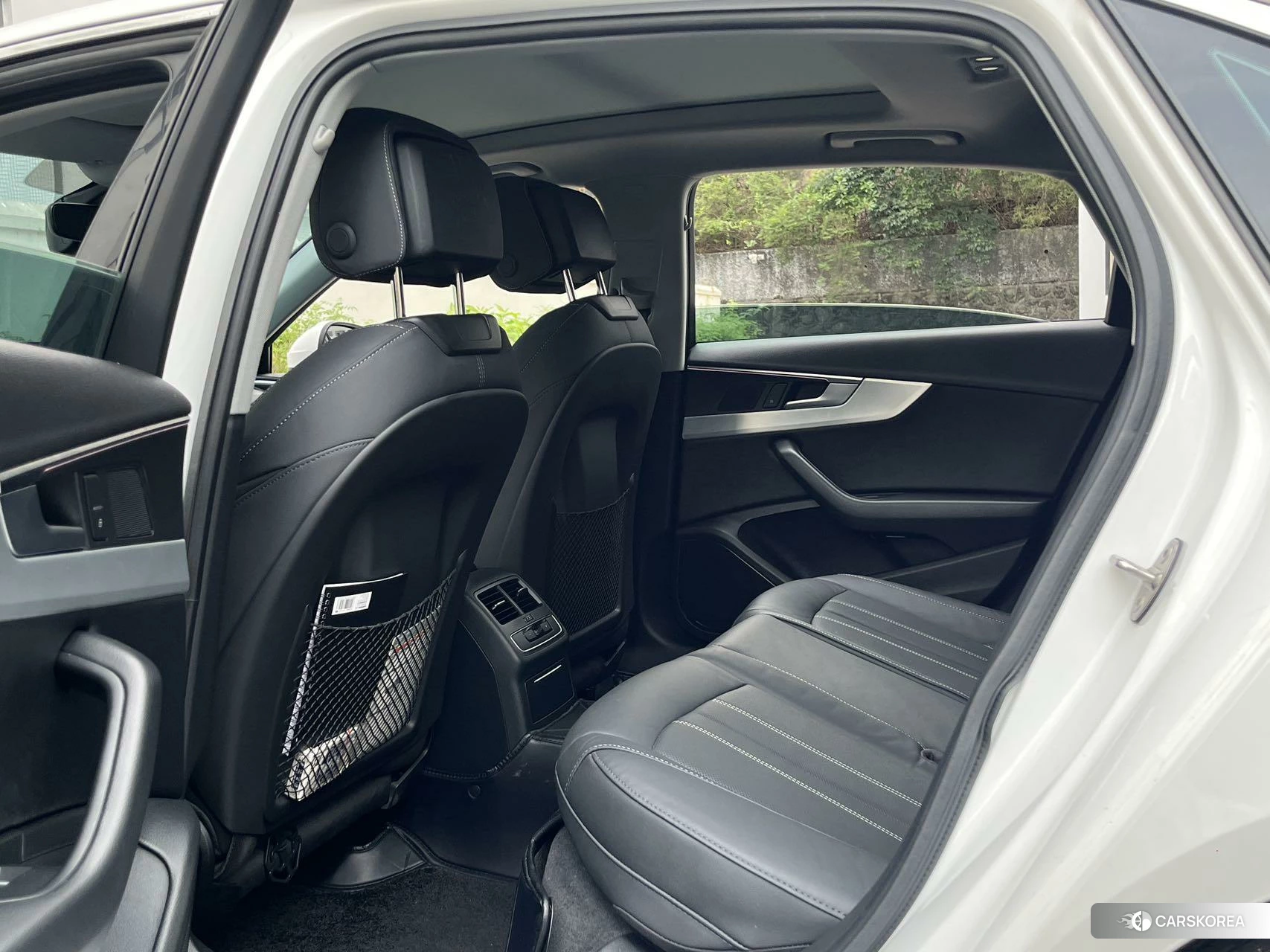 Audi A4L id 4499099 из Китая 17