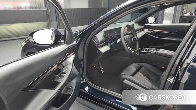 BMW 5 Series (G60) id 3426145 из Кореи 20