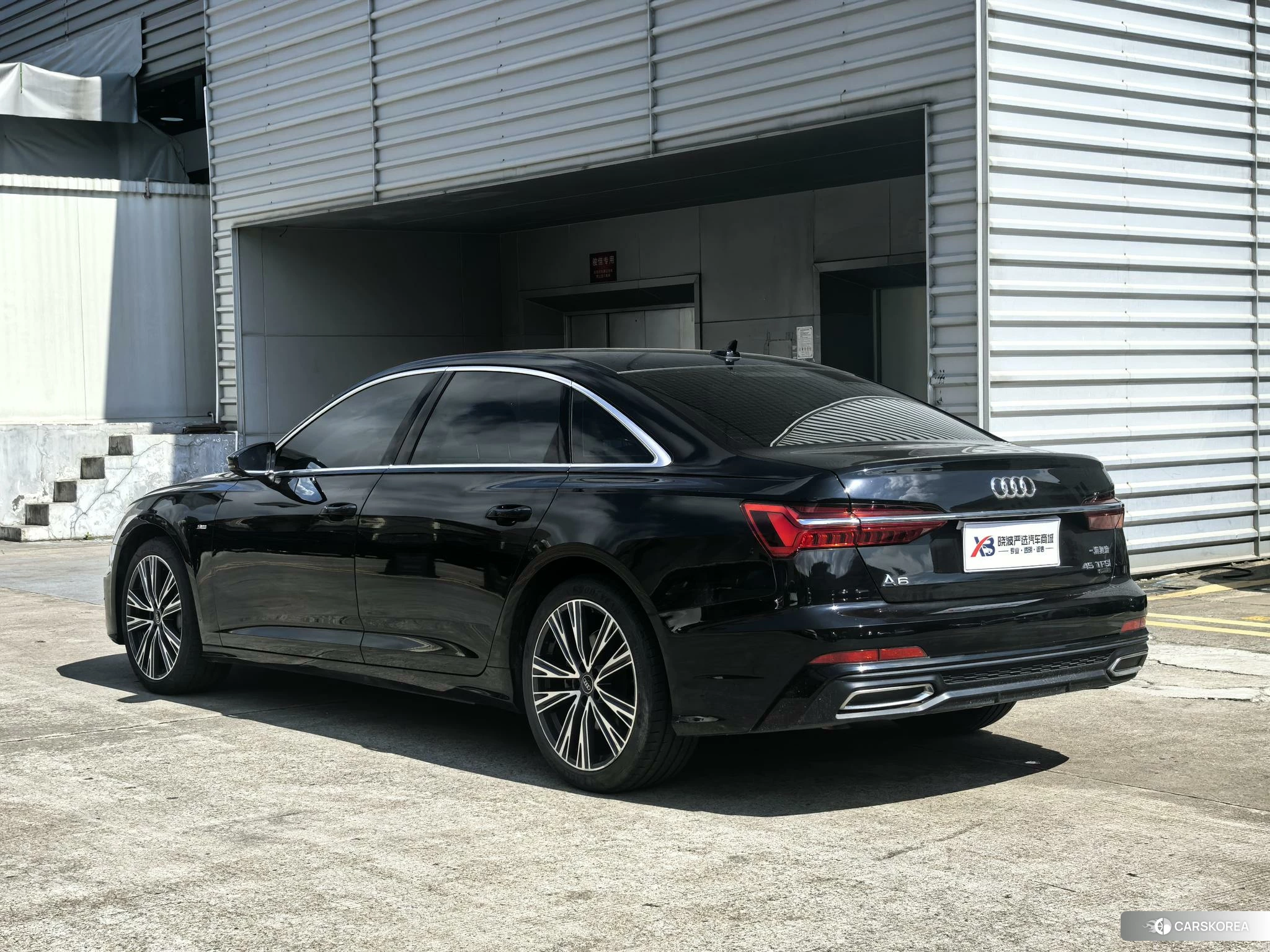 Audi A6L id 4406104 из Китая 18