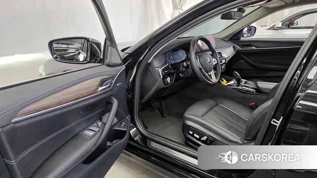 BMW 5 Series (G30) id 3354473 из Кореи 20