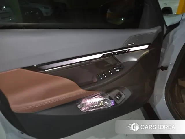 BMW 5 Series (G60) id 3517488 из Кореи 11