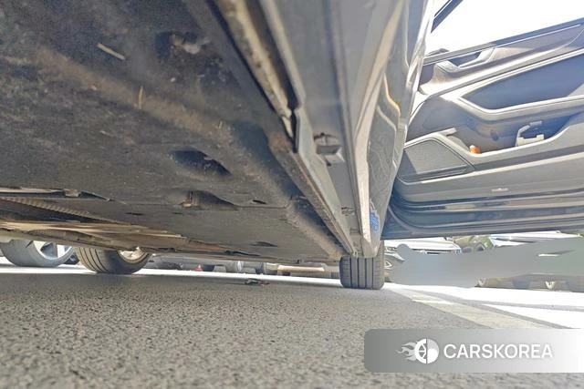 Audi A6L id 4241068 из Китая 17