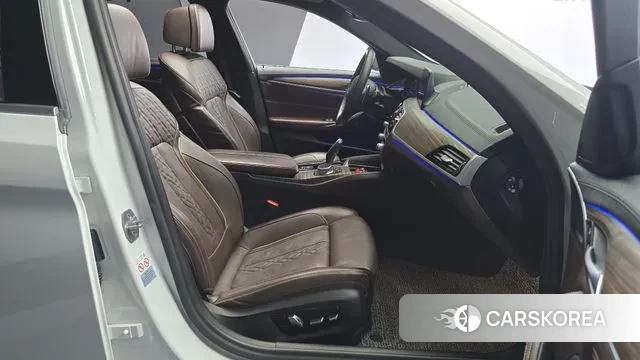 BMW 5 Series (G30) id 3307822 из Кореи 20