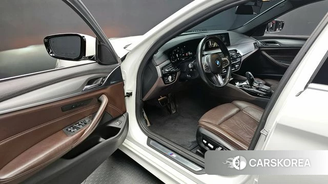 BMW 5 Series (G30) id 4294658 из Кореи 36