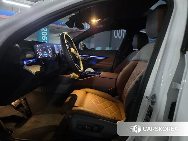 BMW 5 Series (G60) id 3769495 из Кореи 16