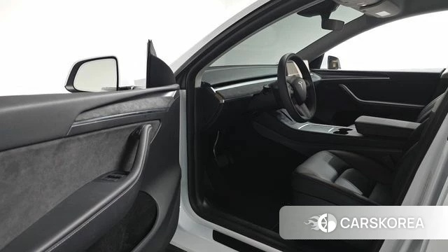 Tesla Model Y id 4499983 из Кореи 33