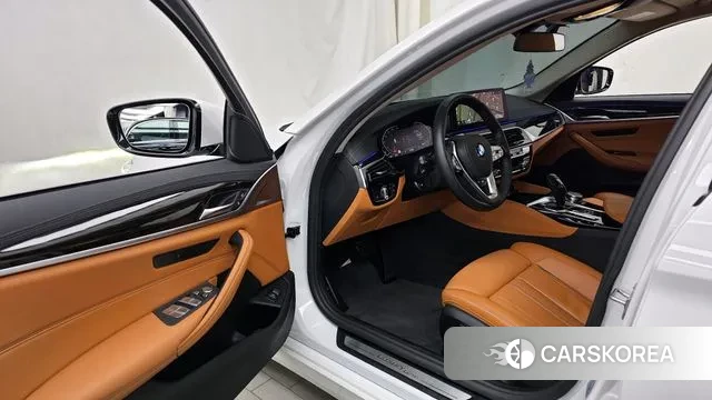 BMW 5 Series (G30) id 3659765 из Кореи 20