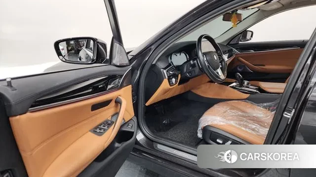 BMW 5 Series (G30) id 3789582 из Кореи 20