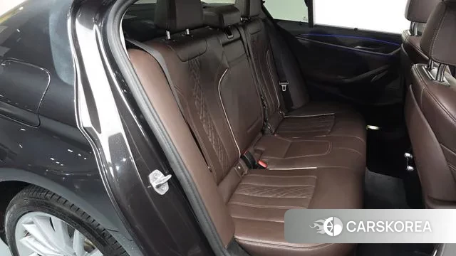 BMW 5 Series (G30) id 3432207 из Кореи 20