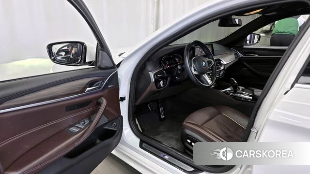 BMW 5 Series (G30) id 3954949 из Кореи 20