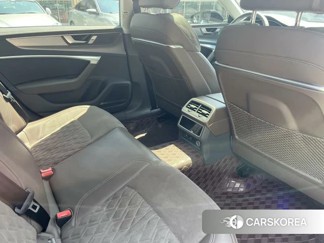 Audi A7L id 4261760 из Китая 15