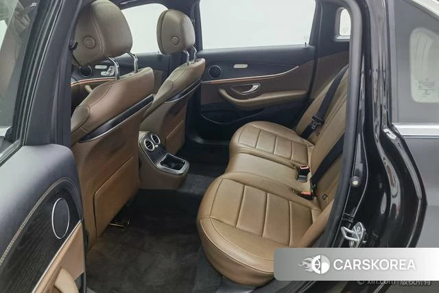 Mercedes-Benz E-class id 4257874 из Китая 24