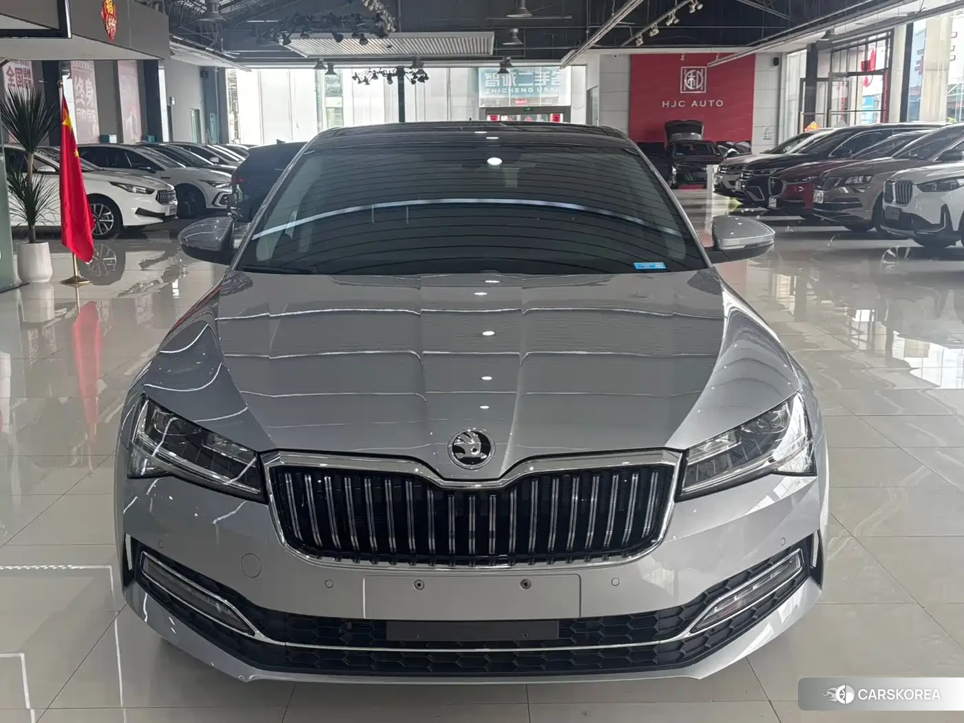 Skoda Superb id 4681197 из Китая 11