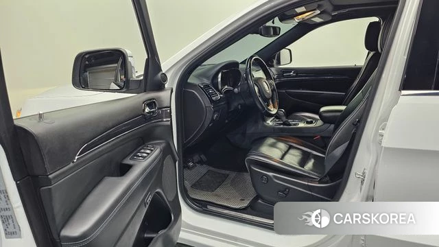 Jeep Grand Cherokee id 4245150 из Кореи 33