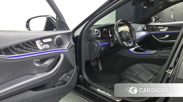 Mercedes-Benz E-Class W213 id 4702426 из Кореи 33