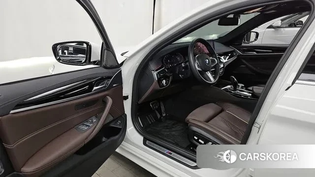 BMW 5 Series (G30) id 3675937 из Кореи 20