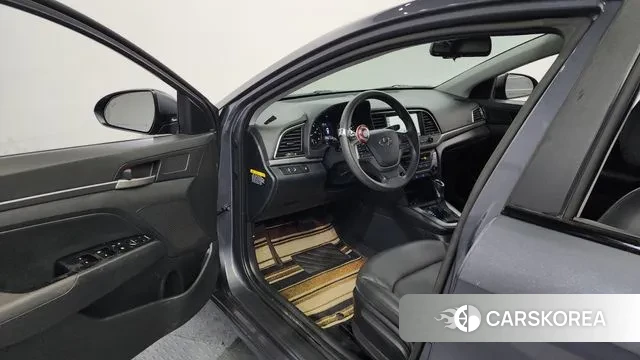 Hyundai Avante AD id 3617339 из Кореи 20