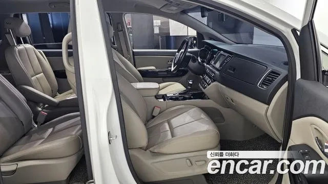 Kia The New Carnival id 2922758 из Кореи 20