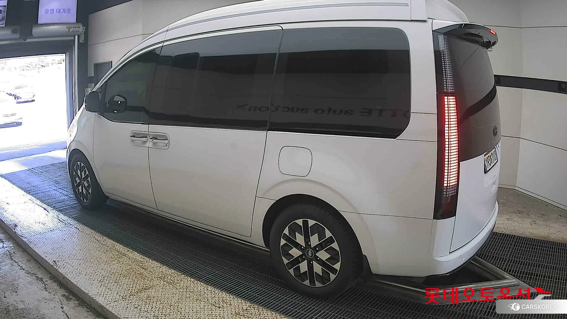 Hyundai STARIA LOUNGE Limousine id 4902533 из Кореи 37