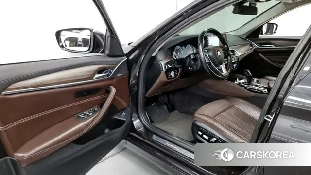 BMW 5 Series (G30) id 3045570 из Кореи 20