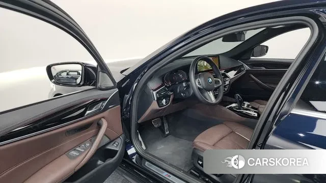 BMW 5 Series (G30) id 3394327 из Кореи 20