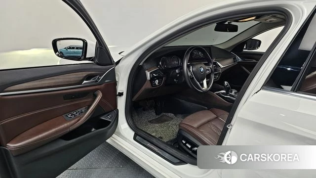 BMW 5 Series (G30) id 3808276 из Кореи 20