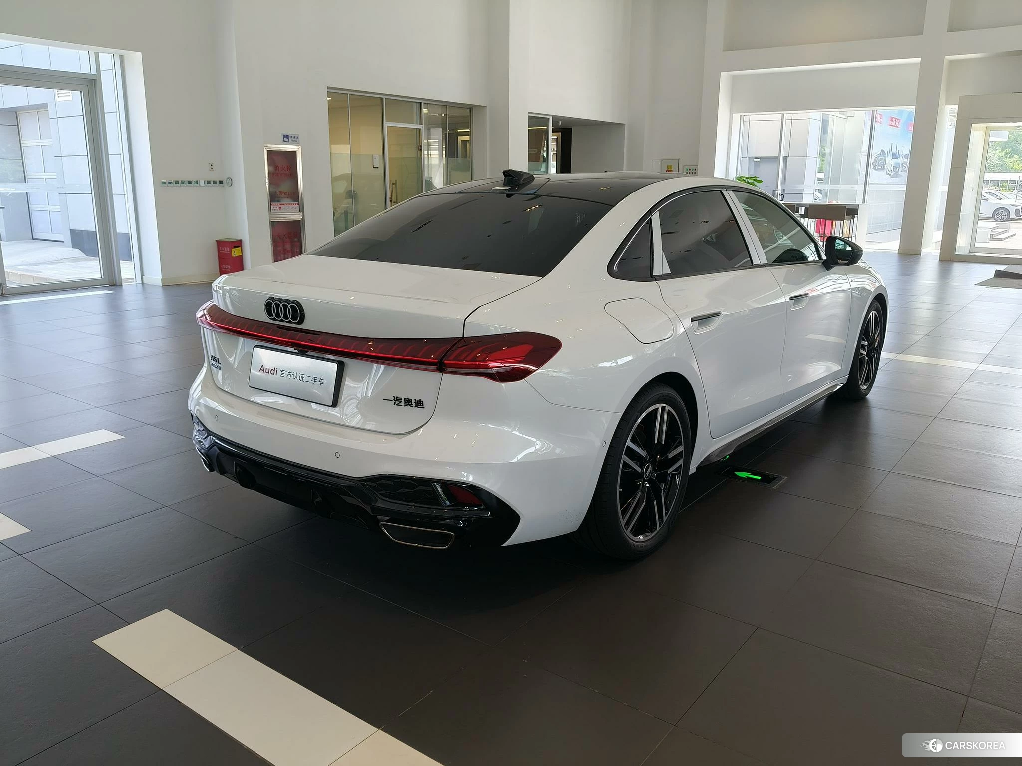 Audi A5L id 4492861 из Китая 17