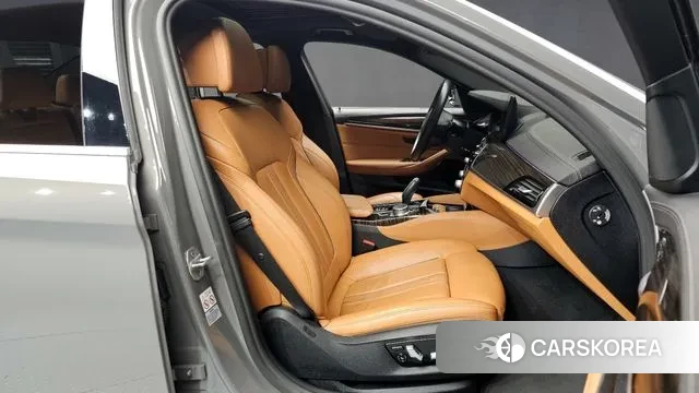 BMW 5 Series (G30) id 3493855 из Кореи 20