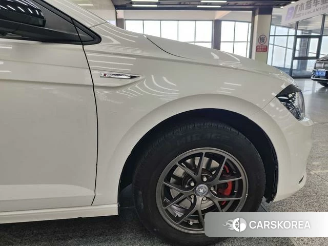 Volkswagen Polo id 4261338 из Китая 18
