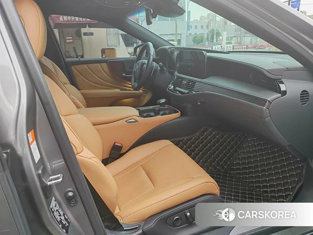 Lexus LS id 4261867 из Китая 29