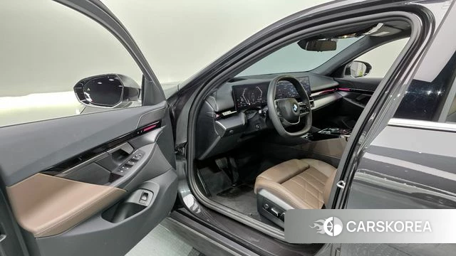 BMW 5 Series (G60) id 4360233 из Кореи 32