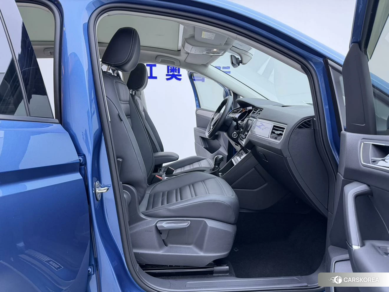 Volkswagen Touran L id 4510405 из Китая 25