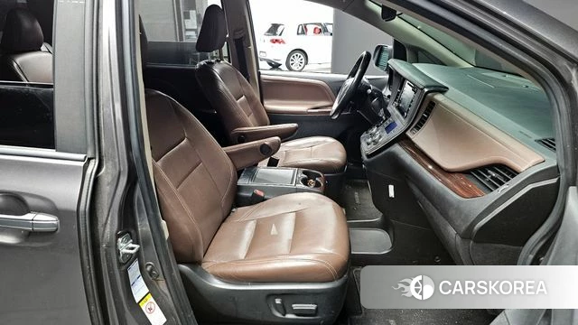 Toyota Sienna id 3942464 из Кореи 20