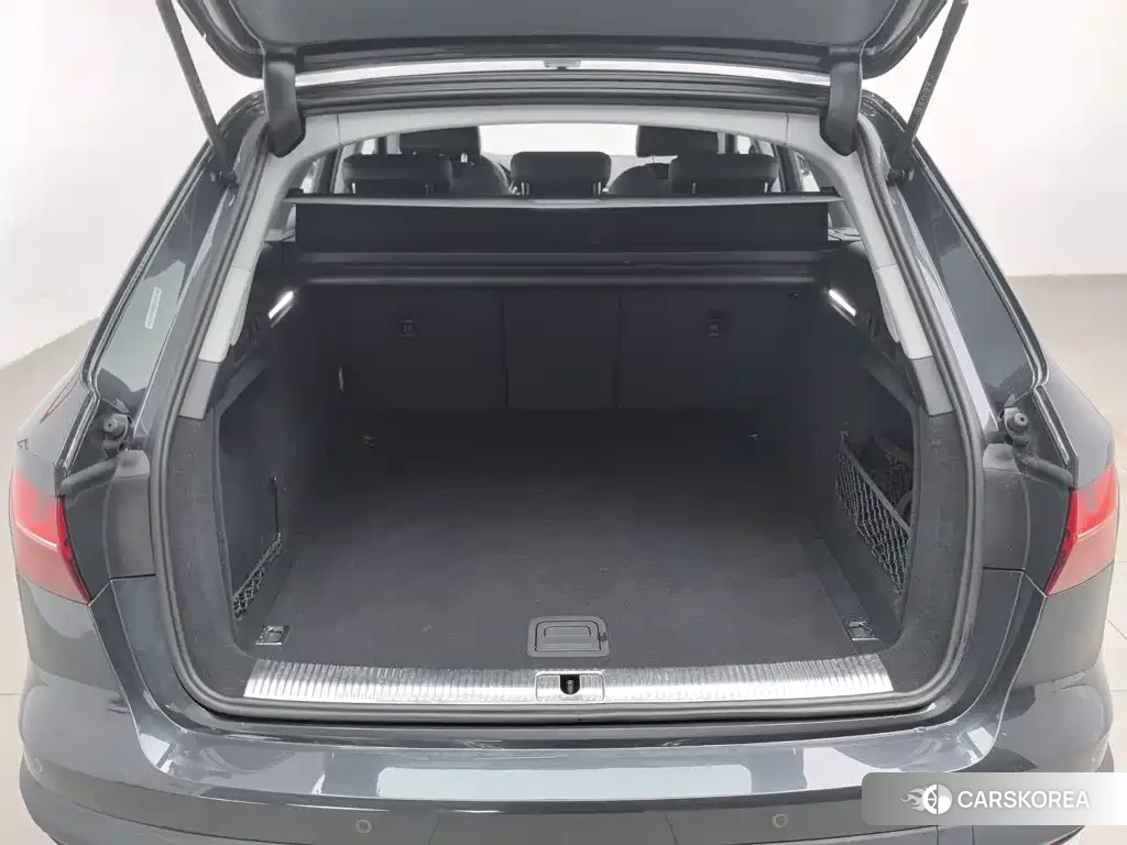 Audi A4L id 4628387 из Китая 24