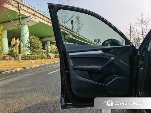 Audi Q5L id 4261376 из Китая 16