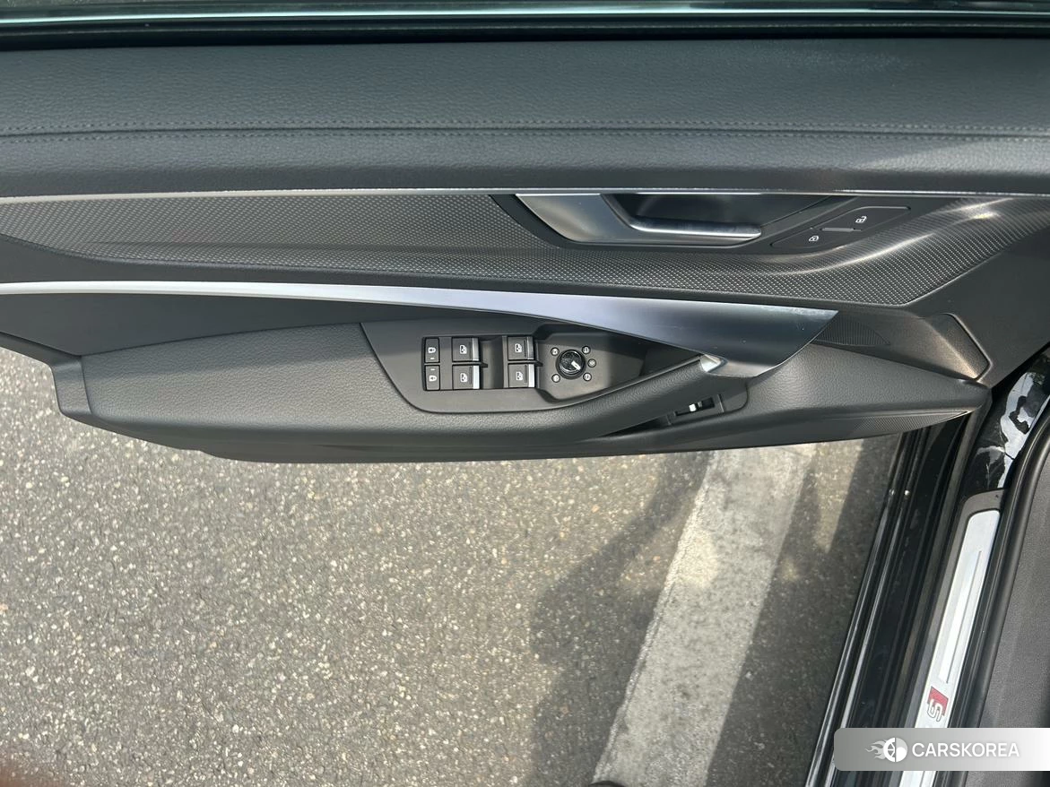 Audi A6L id 4426898 из Китая 16