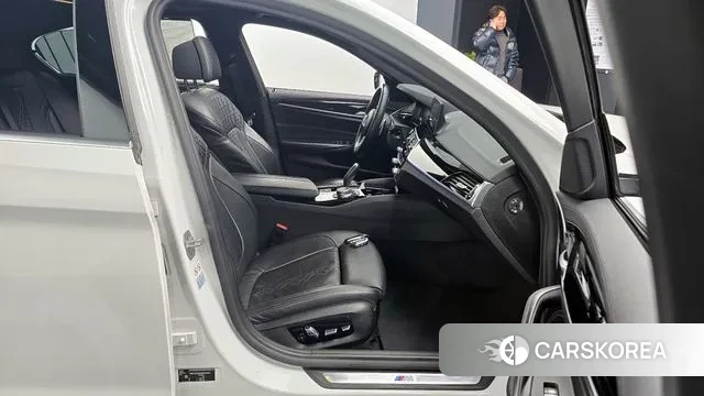 BMW 5 Series (G30) id 3636393 из Кореи 20