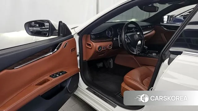 Maserati Quattroporte id 2971287 из Кореи 20