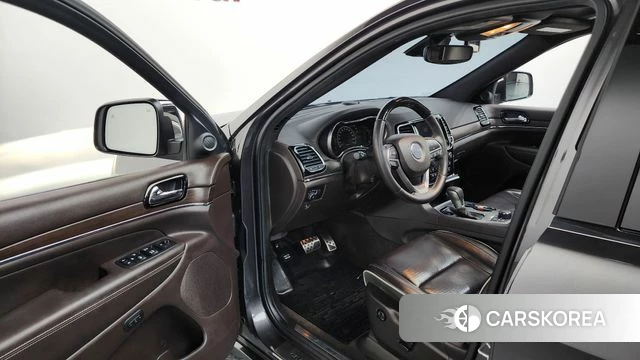 Jeep Grand Cherokee id 4776124 из Кореи 36