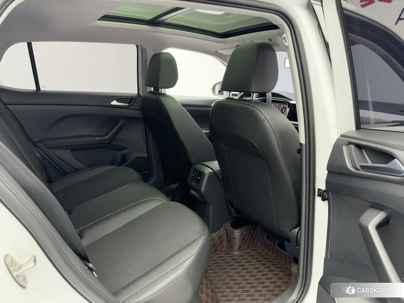 Volkswagen Exploring the shadow id 4485317 из Китая 19